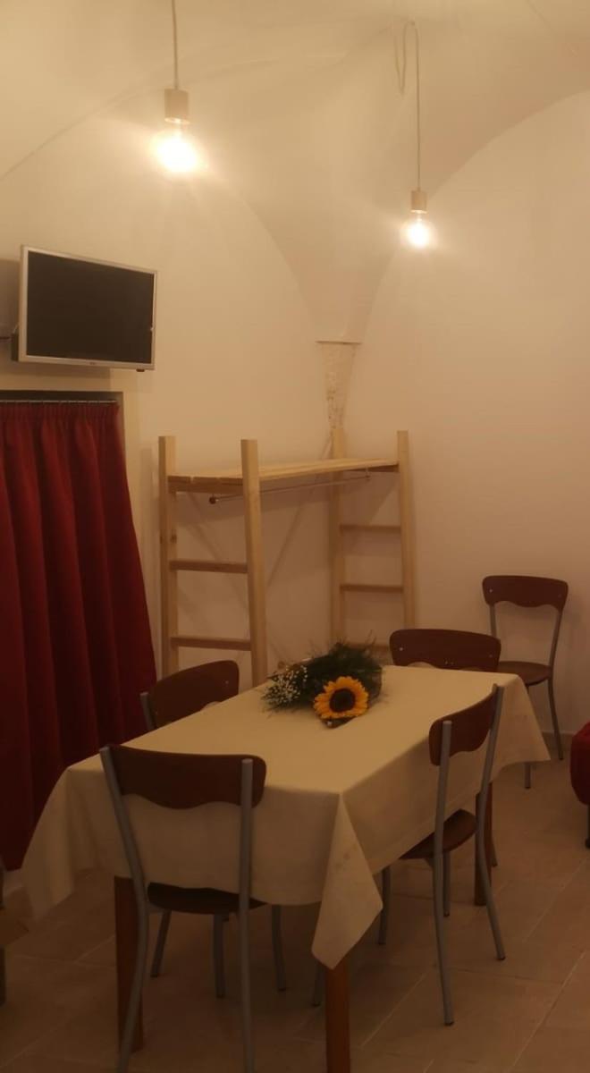 Вілла A Casa Di Ale Чельє-Мессапіка Екстер'єр фото